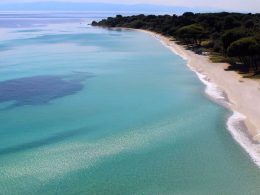 Kassandra Grecia: Descoperă Plajele Paradisiace ale Peninsulei